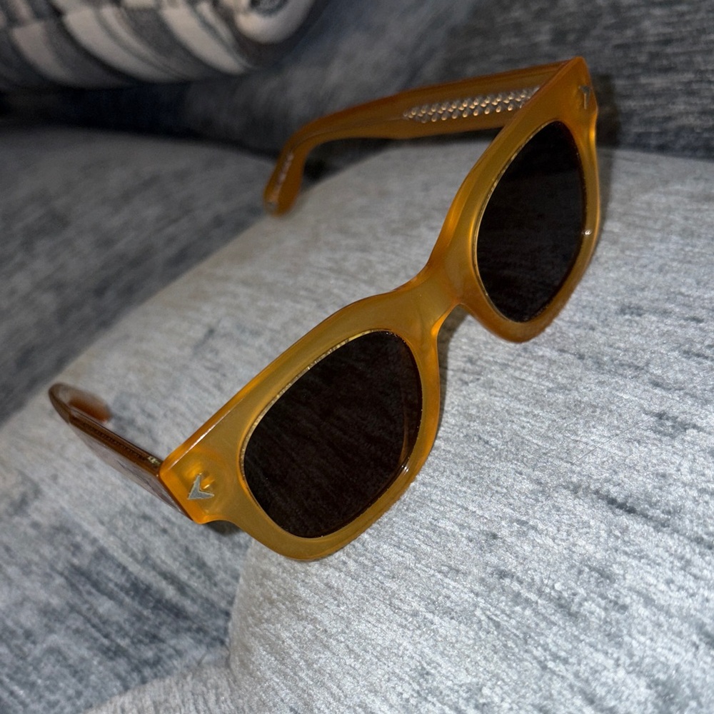 Stylish Givenchy Amber Sunglasses - image 1